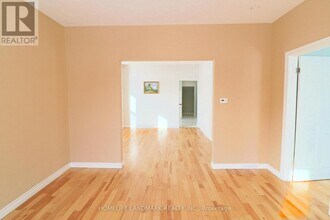 5761 Peer St in Niagara Falls, ON - Building Photo - Building Photo