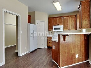 4066 Gunsmith Ct in Jamestown, NC - Building Photo - Building Photo