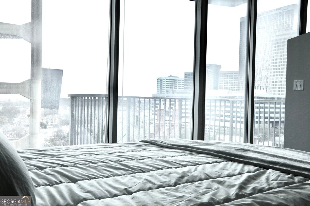 1100 Peachtree St NE in Atlanta, GA - Building Photo