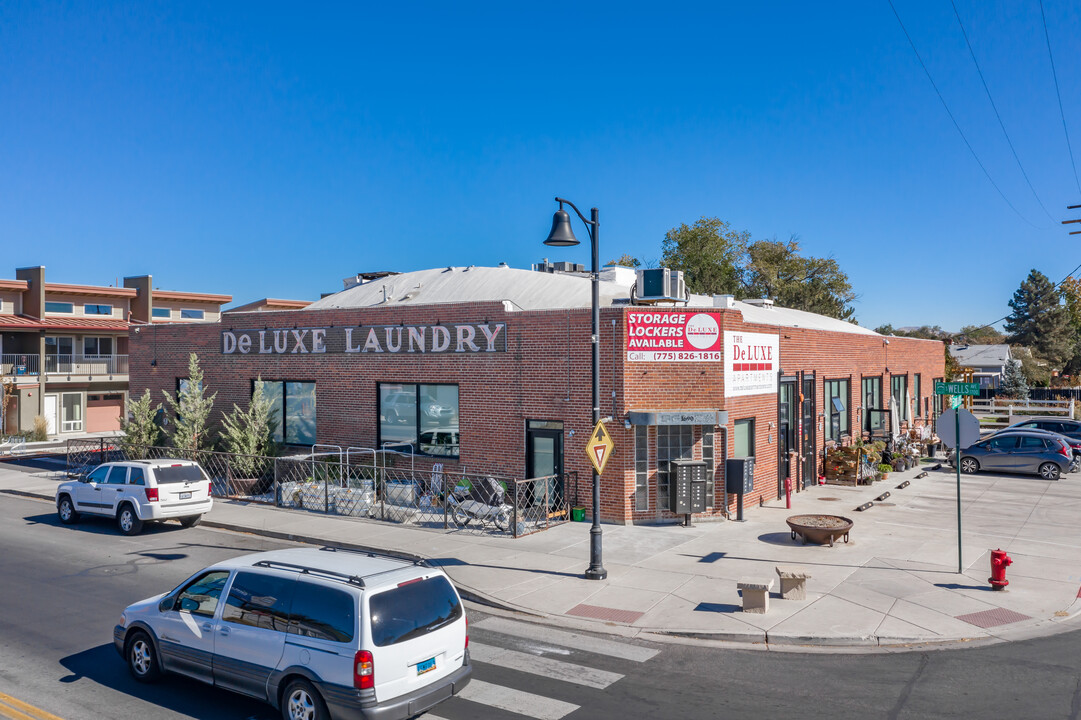 DeLuxe Apartments in Reno, NV - Building Photo