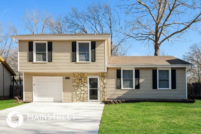 property at 2128 E Arrowhead Cir