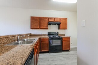 5839 Northern Oak St in Houston, TX - Building Photo - Building Photo