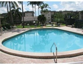 8101 SW 24th Ct, Unit 108 in Davie, FL - Building Photo - Building Photo