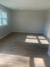210 N 4th St in Springfield, NE - Building Photo - Building Photo