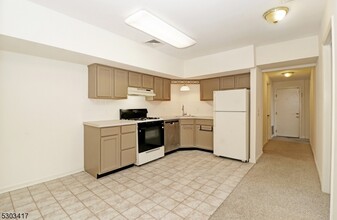 7 Prospect St-Unit -7 in Madison, NJ - Building Photo - Building Photo