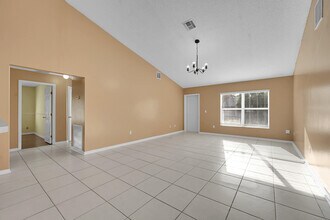 2518 SE Cooper Ln in Port St. Lucie, FL - Building Photo - Building Photo