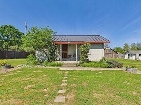 3511 Guerneville Rd in Santa Rosa, CA - Building Photo