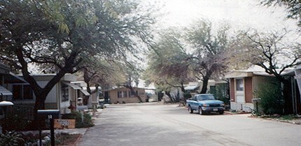 County Squire Mobile Home Park in Desert Hot Springs, CA - Building Photo - Building Photo