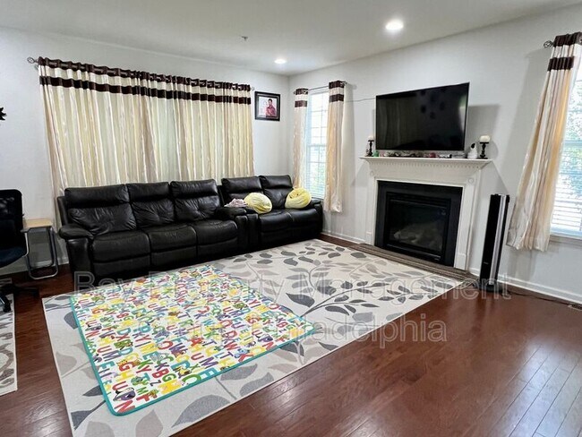 151 Fairfield Cir N in Royersford, PA - Building Photo - Building Photo