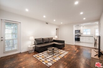 1024 Maple St in Santa Monica, CA - Building Photo - Building Photo