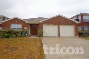 8457 Asheville Ln in Fort Worth, TX - Building Photo