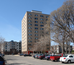 Elliot Twins Apartments in Minneapolis, MN - Building Photo - Building Photo