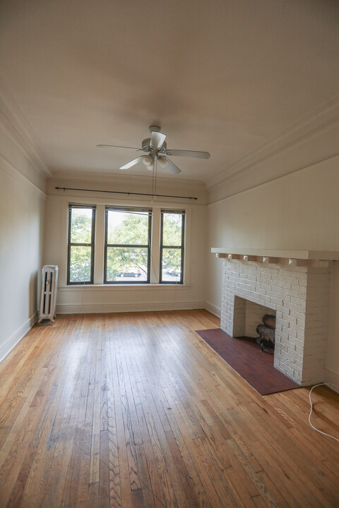 841 W Dakin St, Unit #2 in Chicago, IL - Building Photo