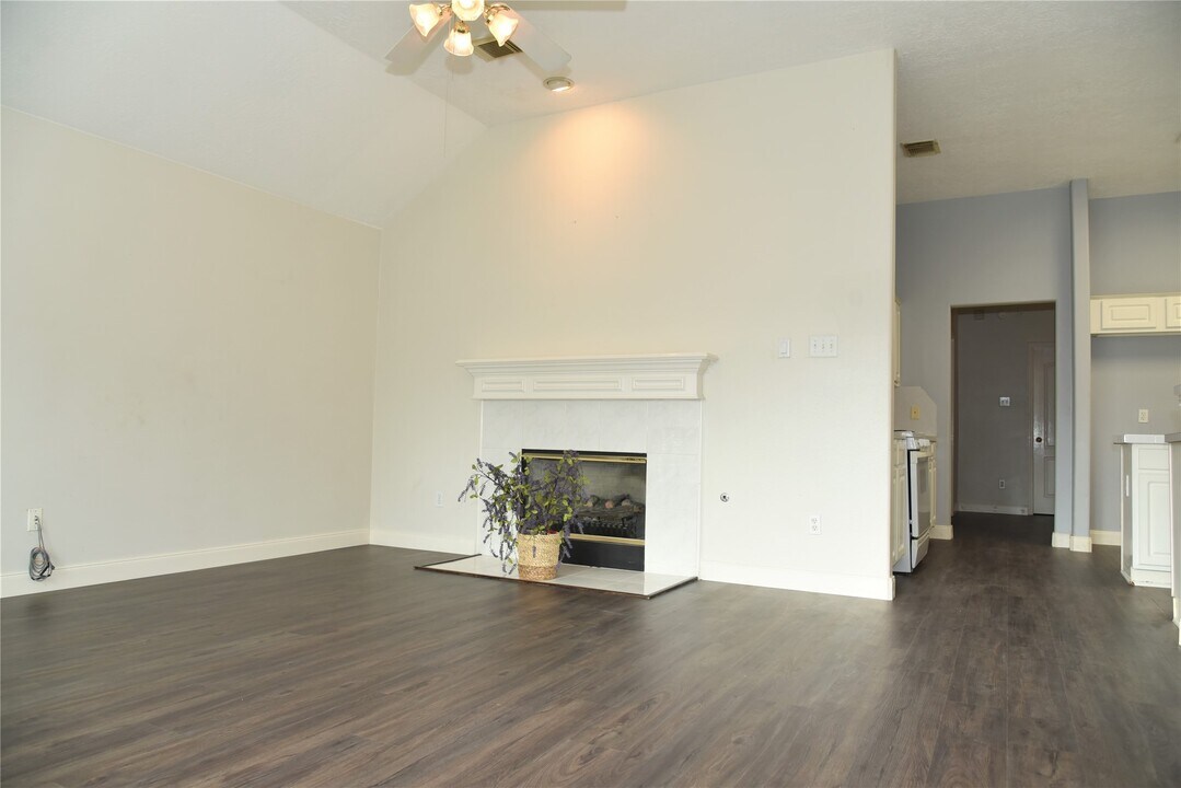 17238 Granberry Gate Dr in Tomball, TX - Building Photo