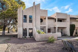 3929 S Torrey Pines Dr in Las Vegas, NV - Building Photo