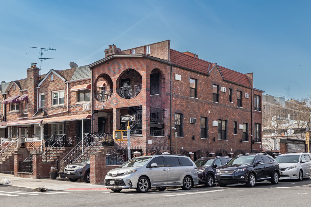 70 E 39th St in Brooklyn, NY - Foto de edificio