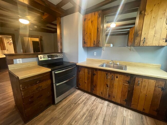 property at 16 Oriole St