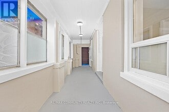 1130 King St E in Cambridge, ON - Building Photo - Building Photo