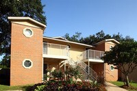 Building Photo - Summertree Apartments in Mobile, Alabama