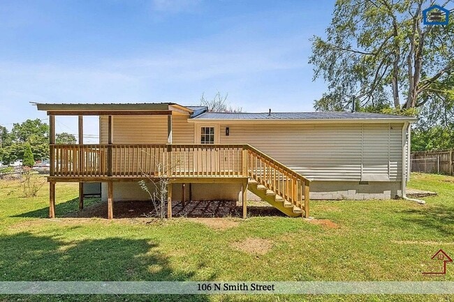 106 N Smith St in McMinnville, TN - Building Photo - Building Photo
