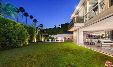1111 Sierra Alta Way in Beverly Hills, CA - Building Photo - Building Photo
