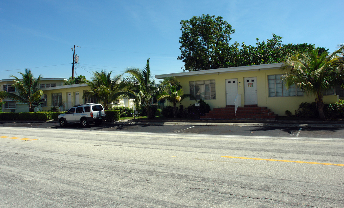 9201 West Bay Harbor in Bay Harbor Islands, FL - Building Photo