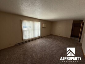 812 Canyon Ave in Garretson, SD - Building Photo