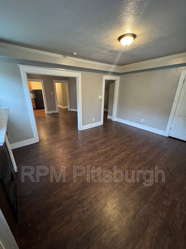 311-313 W Burgess St in Pittsburgh, PA - Building Photo - Building Photo