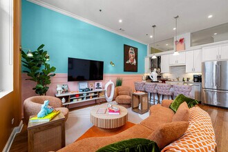 33 S Ashland Ave in Chicago, IL - Building Photo - Building Photo