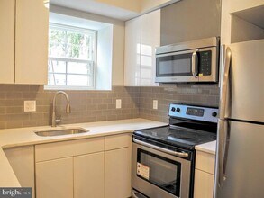 17 S 44th St in Philadelphia, PA - Building Photo - Building Photo