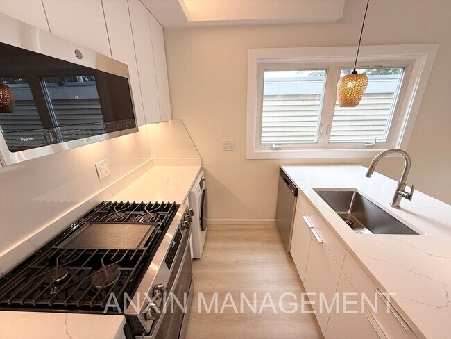 144 Spring St, Unit 3T in Cambridge, MA - Building Photo - Building Photo