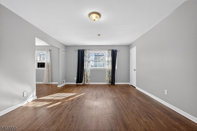 17 Union Ave in Maplewood, NJ - Foto de edificio - Building Photo