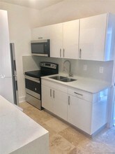 6125 SW 63rd Terrace-Unit -6125 in South Miami, FL - Building Photo - Building Photo