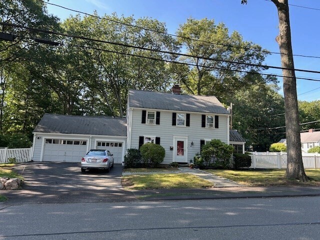 46 Cleveland Rd in Wellesley, MA - Building Photo