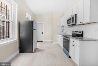 4288 Viola St in Philadelphia, PA - Building Photo - Building Photo