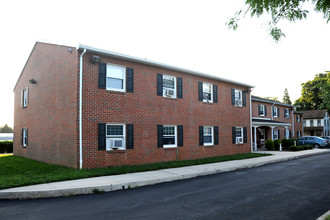 Laurel Court Apartments in Fleetwood, PA - Building Photo - Building Photo