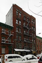 406-408 E 9th St in New York, NY - Foto de edificio - Building Photo