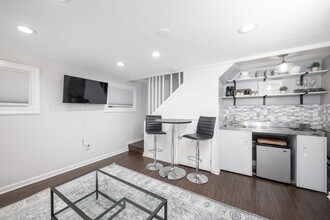 1615 R St SE in Washington, DC - Building Photo - Building Photo