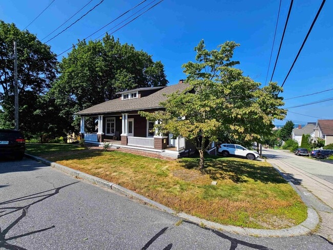 446 Milton St in Manchester, NH - Building Photo - Building Photo
