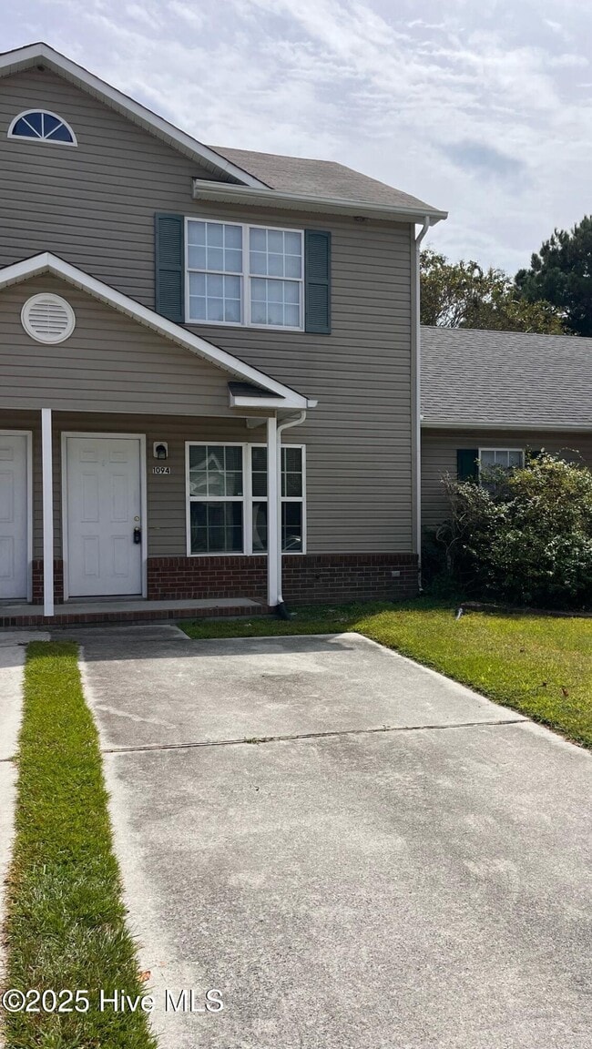 property at 1094 W Pueblo Dr