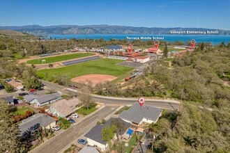 805 Jerry Dr in Lakeport, CA - Building Photo - Building Photo