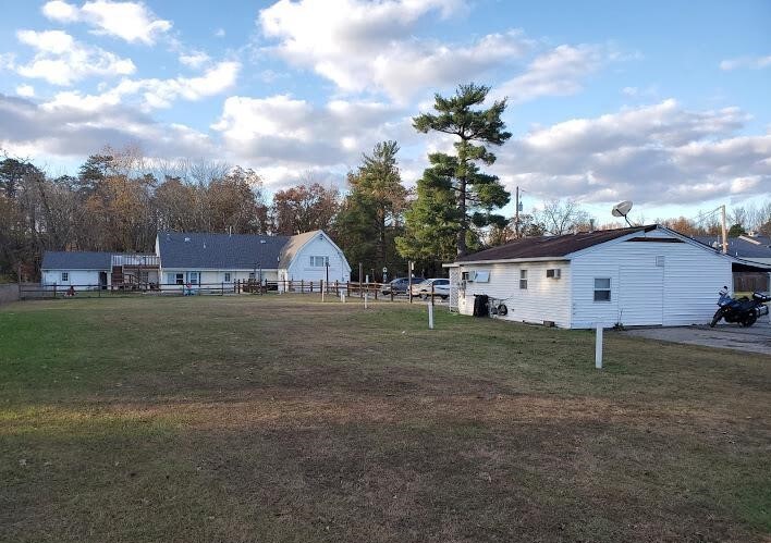 Sunny Lake Apartments in Browns Mills, NJ - Building Photo