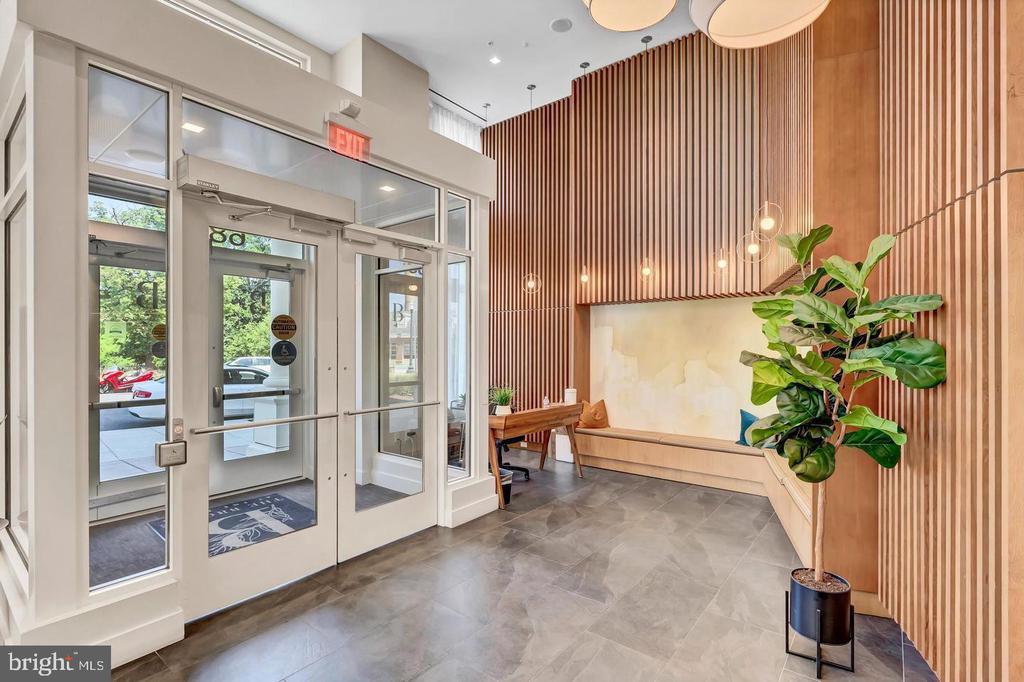 6803 Cameron Dr NW in Washington, DC - Building Photo