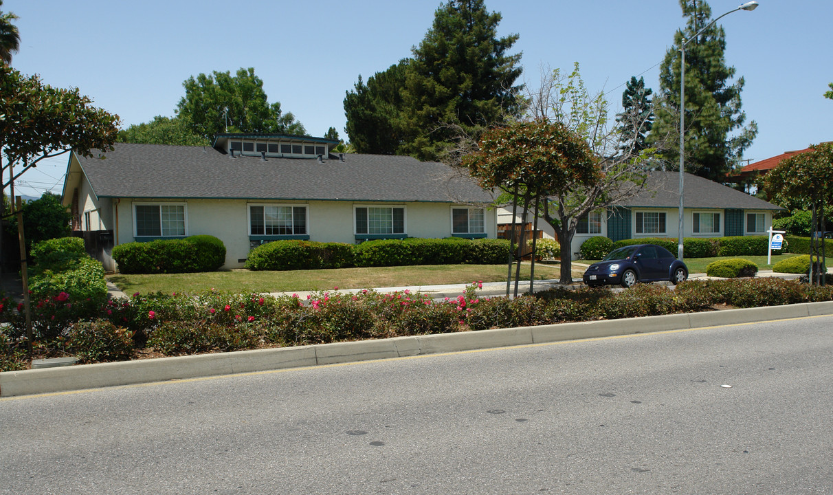 10141-10153 Miller Ave in Cupertino, CA - Foto de edificio