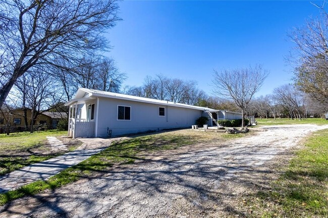 2304 Thrasher Ln in Austin, TX - Building Photo - Building Photo