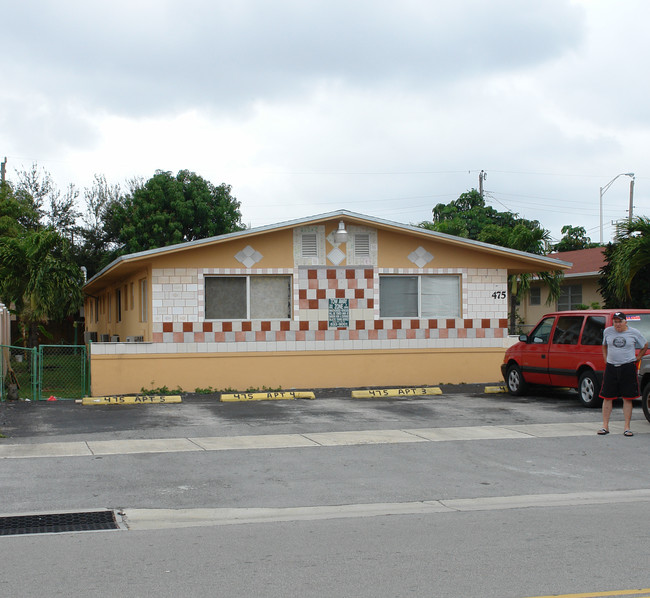 475 E 26th St in Hialeah, FL - Building Photo - Building Photo