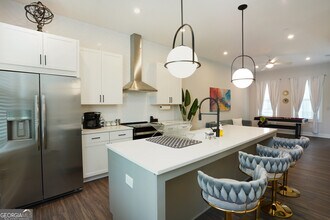 154 Chestnut Cir in Atlanta, GA - Building Photo - Building Photo