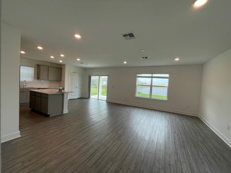 11517 Armada Wy in Palmetto, FL - Building Photo