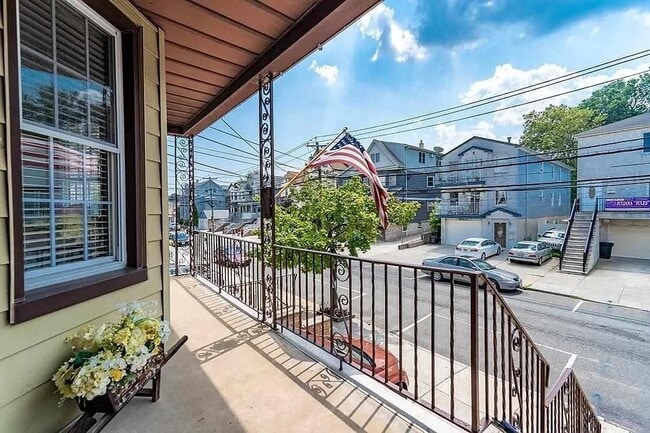 79 W 16th St in Bayonne, NJ - Building Photo - Building Photo