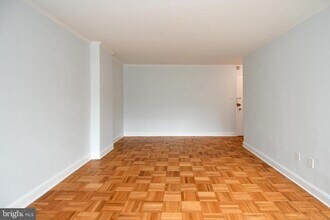 4000 Tunlaw Rd NW in Washington, DC - Building Photo - Building Photo